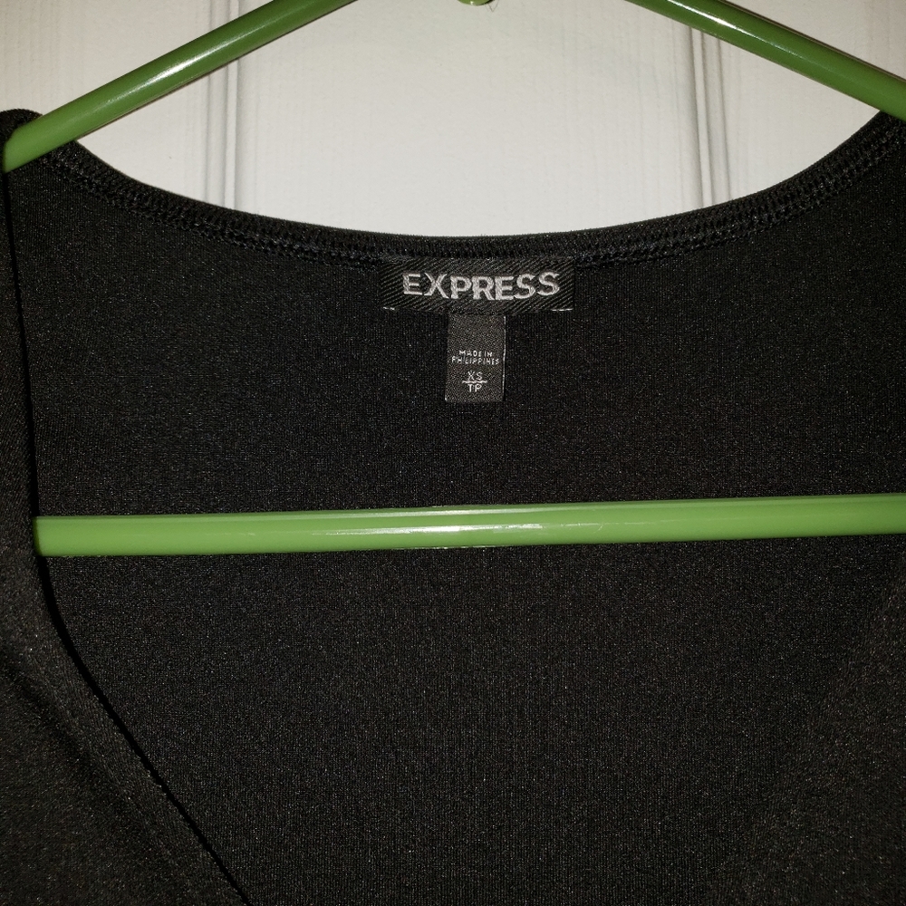 Express Crop Top - Picture 4 of 4